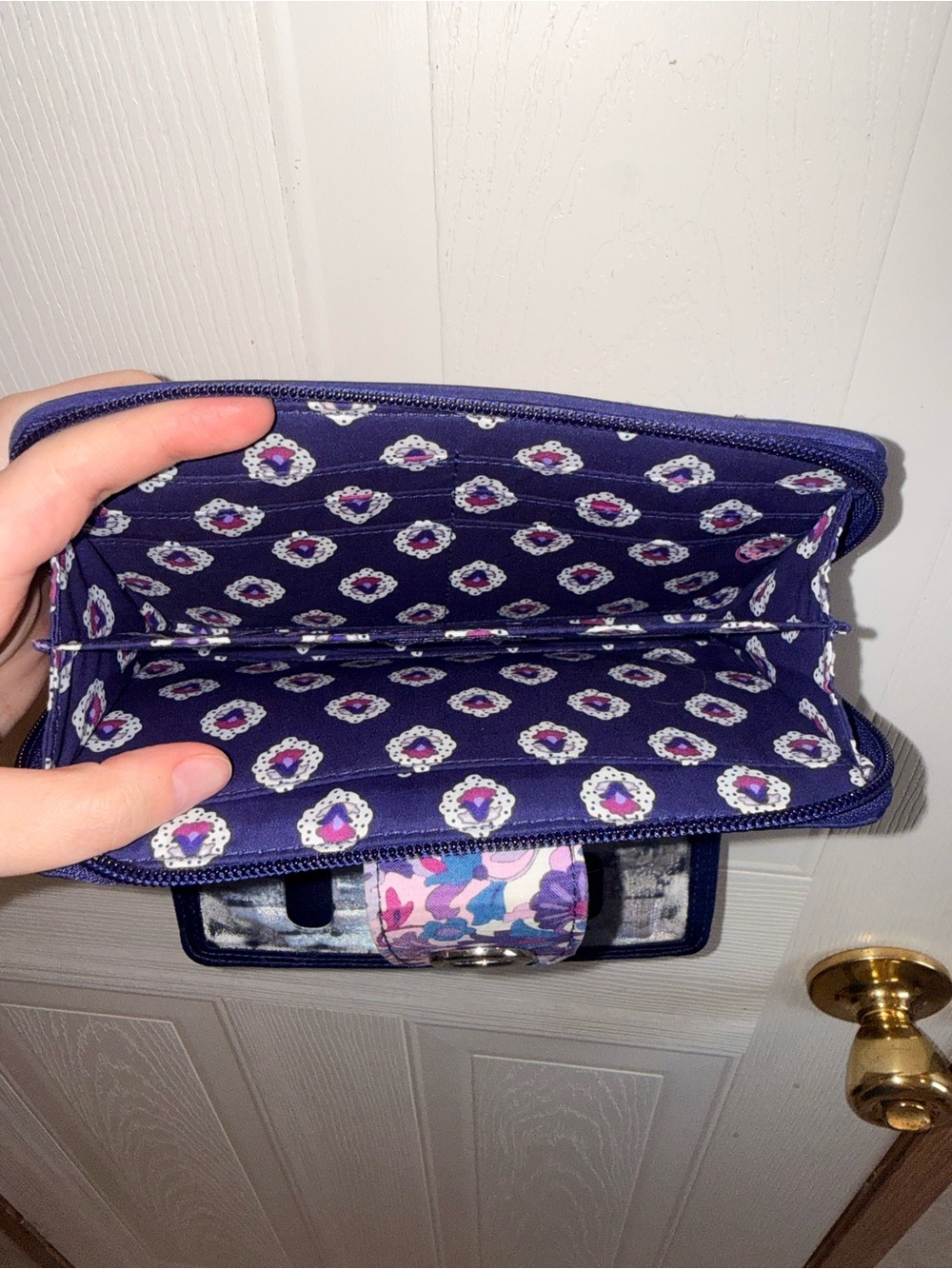 Vera Bradley RFID Turnlock Wallet in the retired Lilac Tapestry - Picture 3 of 6